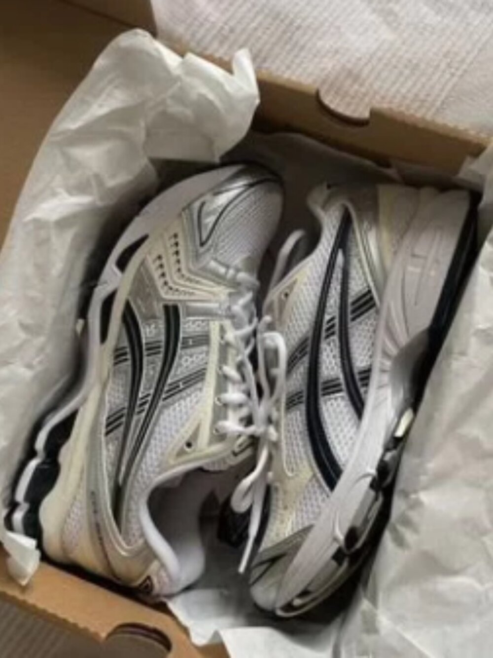 ASICS GEL Running Shoes White Silver